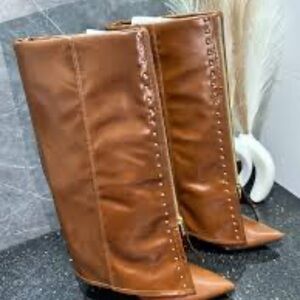 Elegant Brown Leather Women's Boots